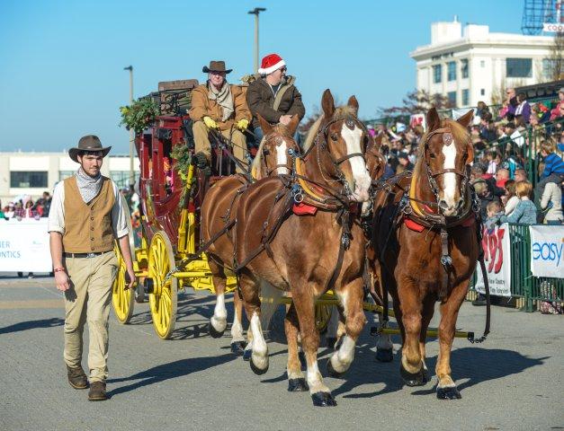 DominionChristmasParade2015